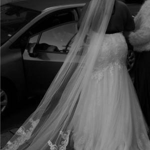 David’s brildal wedding gown